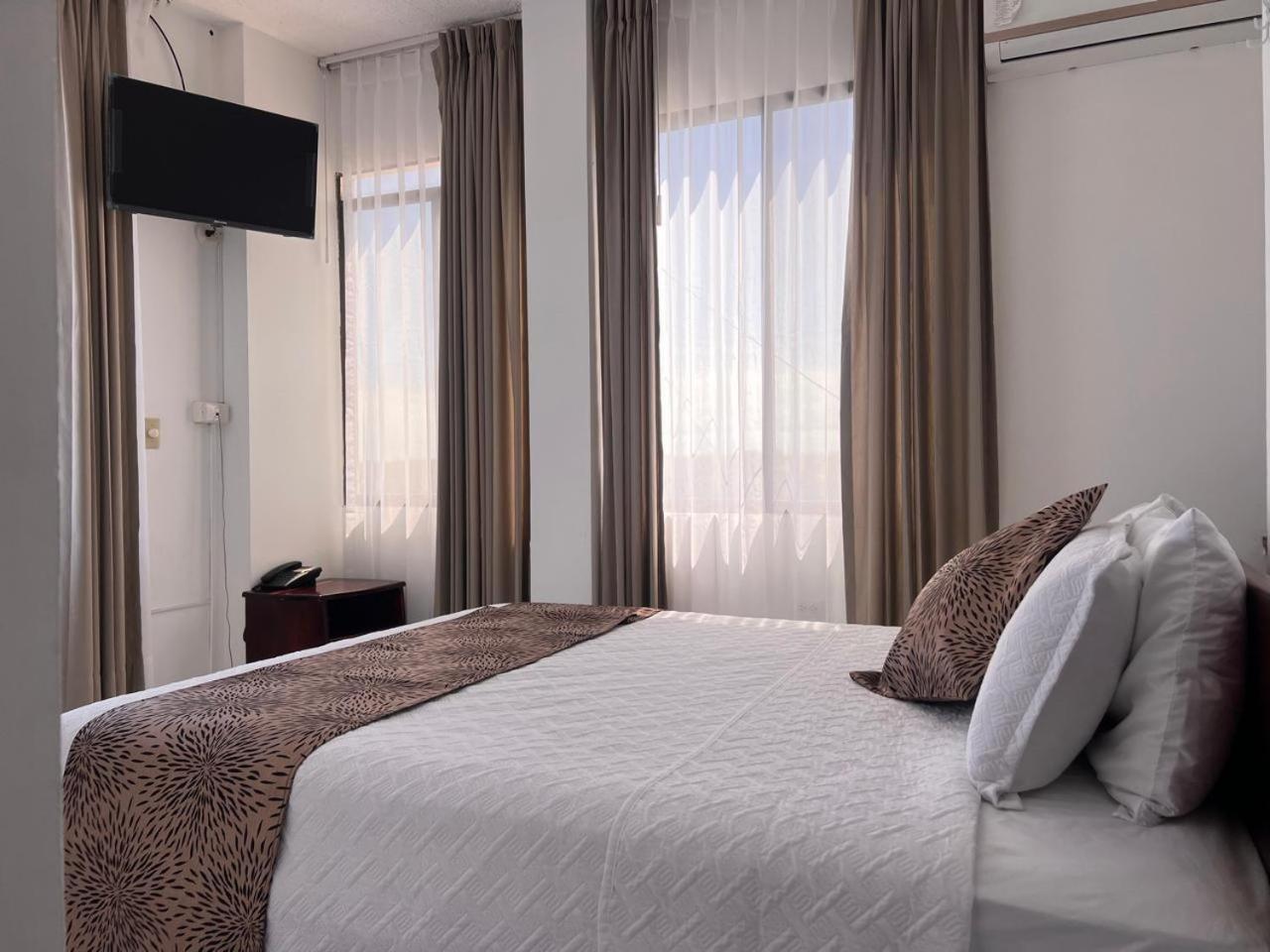 Hostal Carliza Пуэрто-Айора Экстерьер фото